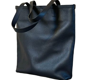 The Ivy  Tote Bag in Black Fashion